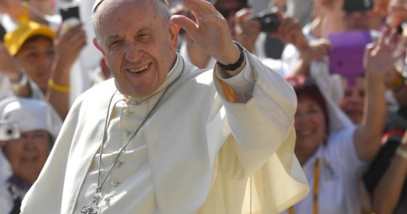 Papa pede aos artistas que interpretem o &#34;grito silencioso&#34; dos pobres
