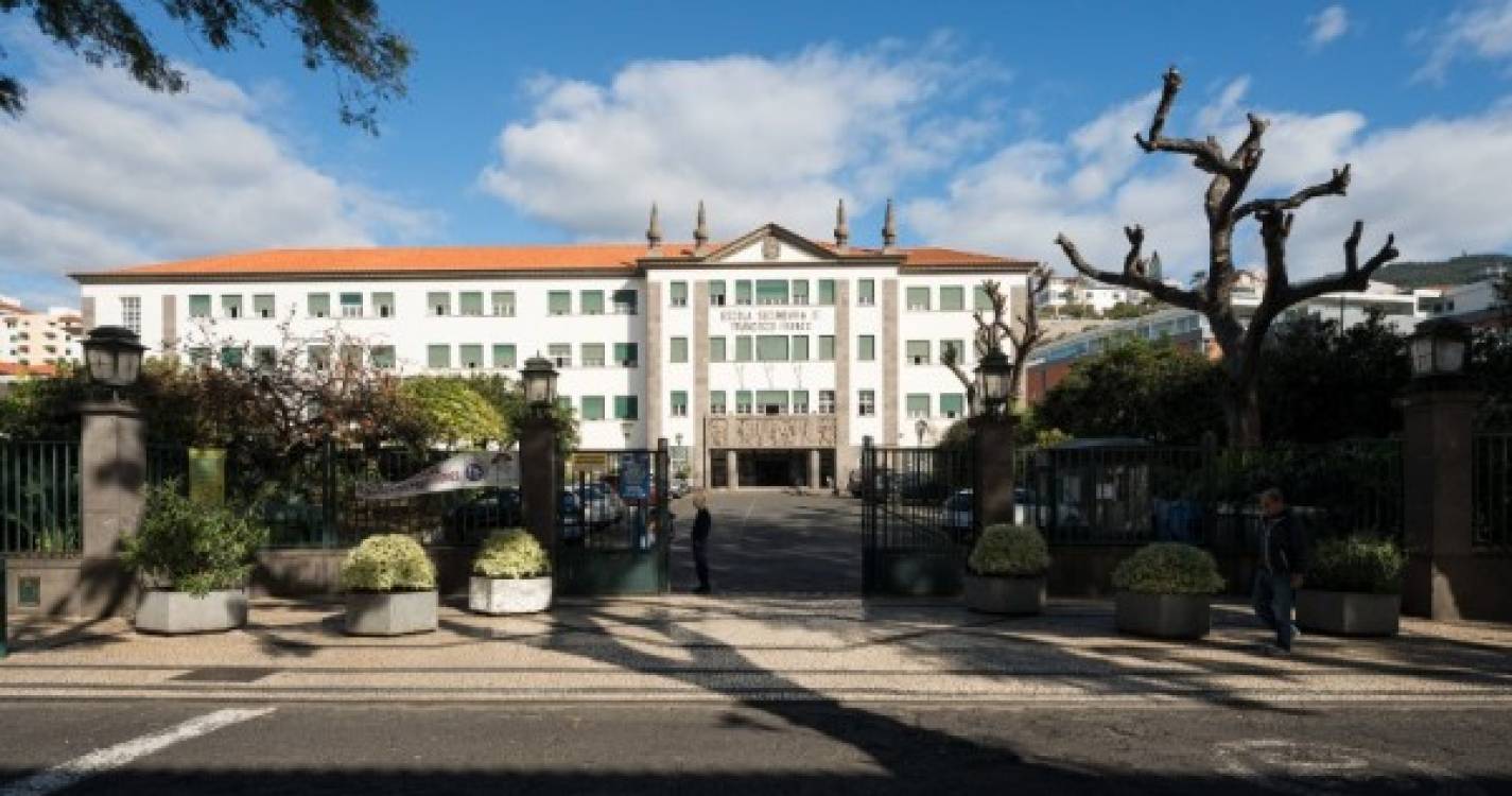 Madeira fora das primeiras 100 escolas secundárias do país. Francisco Franco é a mais bem colocada
