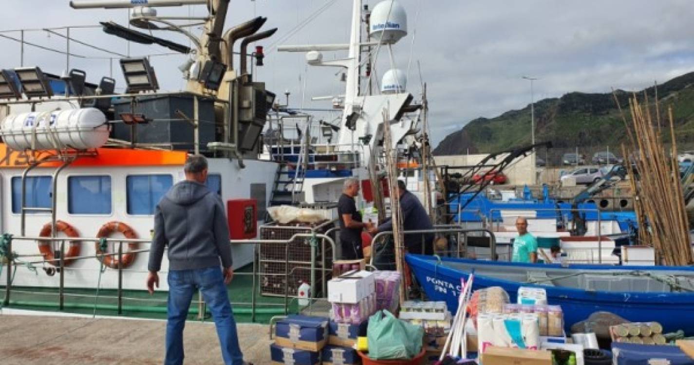 Atuneiros preparados para a pesca do atum