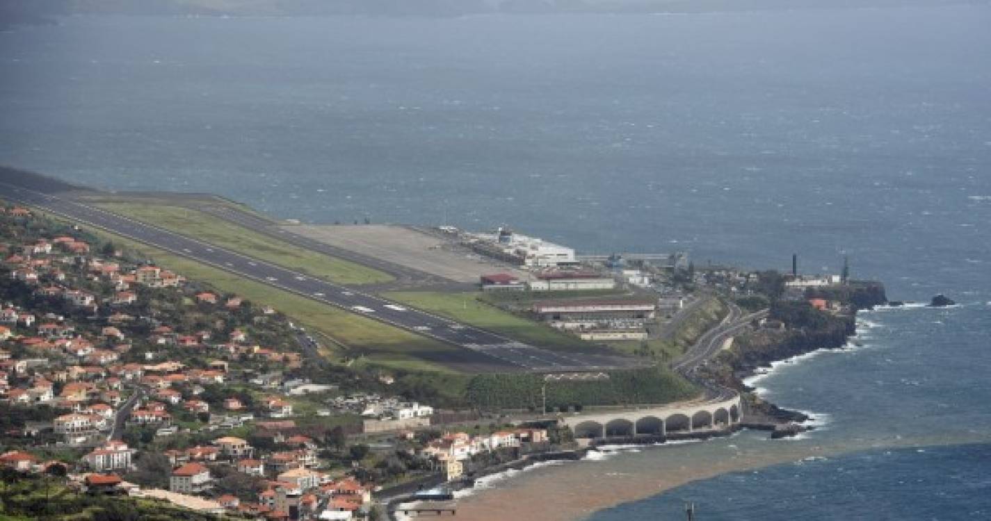 Aviões têm aterrado no Aeroporto da Madeira até às 11:30 de hoje