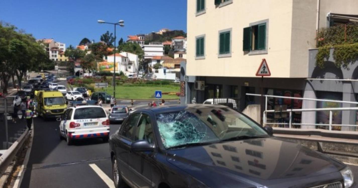 Bombeiros prestam assistência a jovem atropelada no Funchal