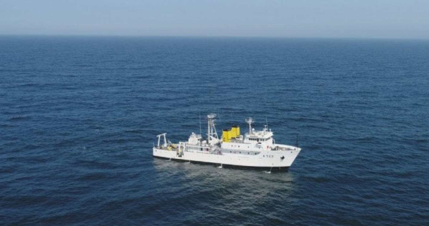 Navio da Marinha investiga e estuda o mar da Madeira