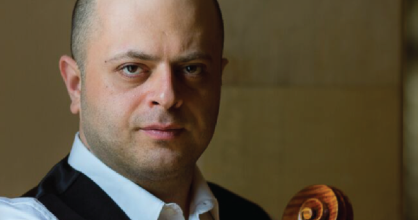 Alexander Chaushian orienta masterclasse de violoncelo no Conservatório