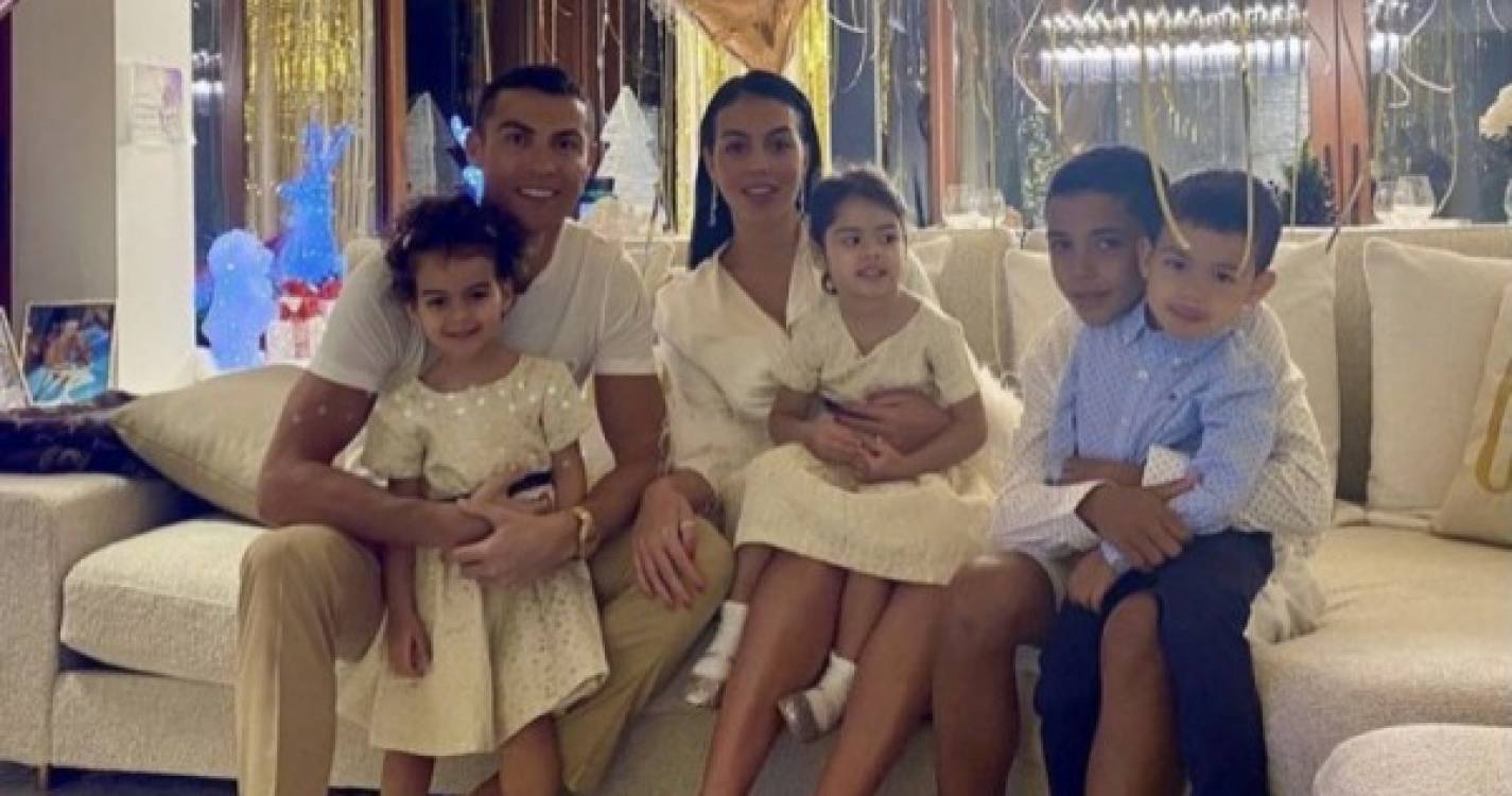 Georgina e filhos de Ronaldo já estão em Manchester