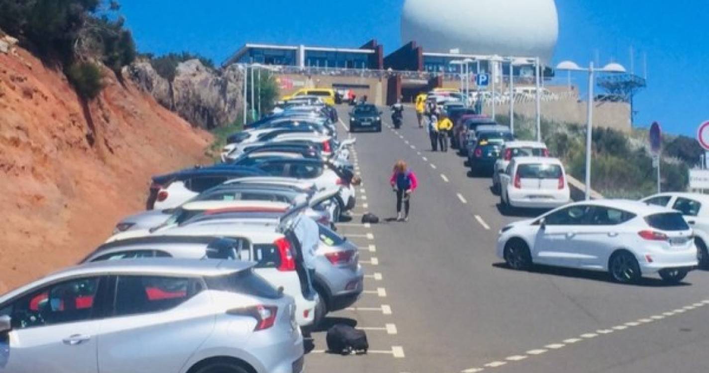 Polícia multou dezenas de viaturas no Pico do Areeiro (com fotos)