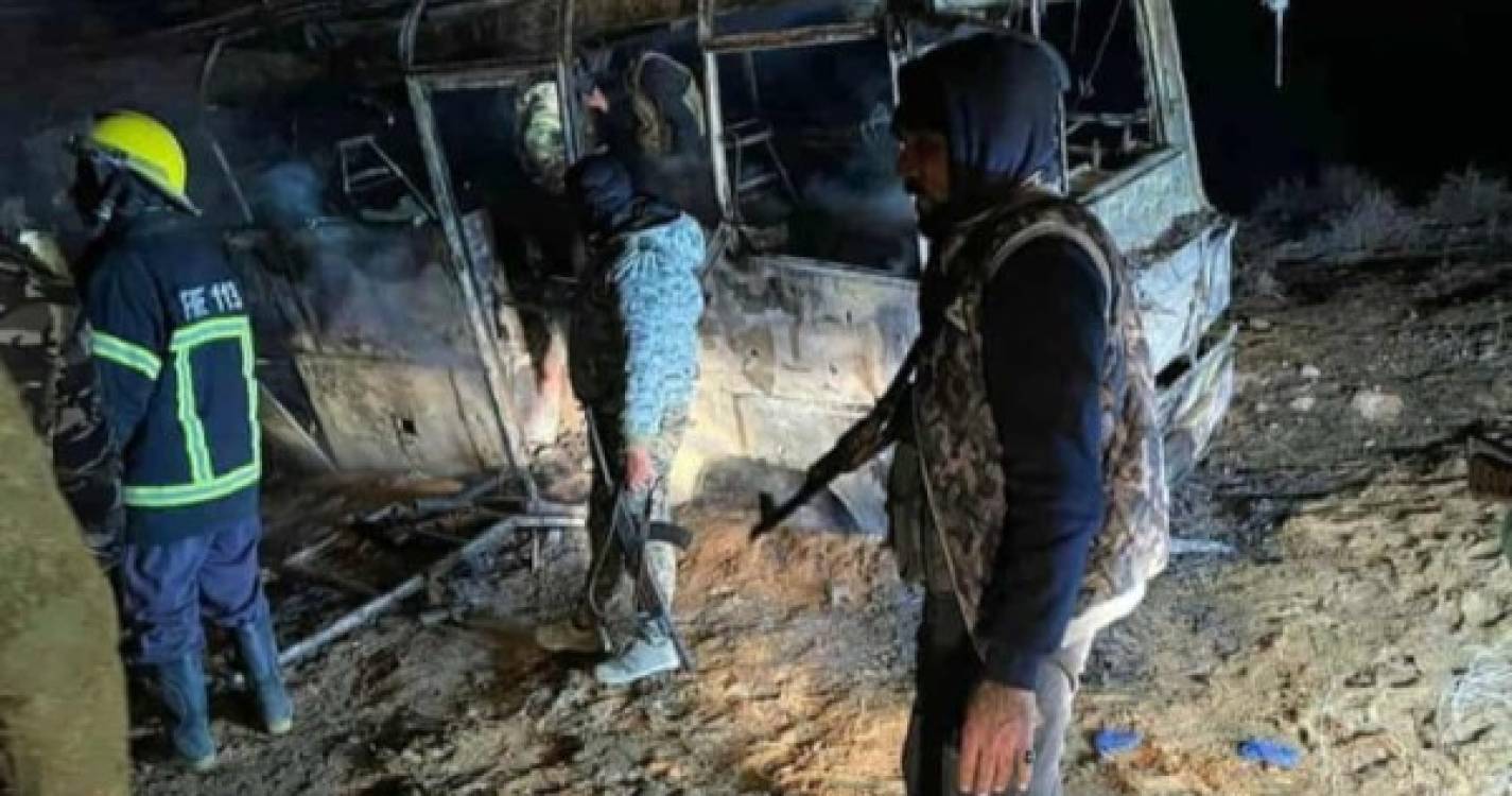Ataque atribuído ao Estado Islâmico faz 15 mortos na Síria