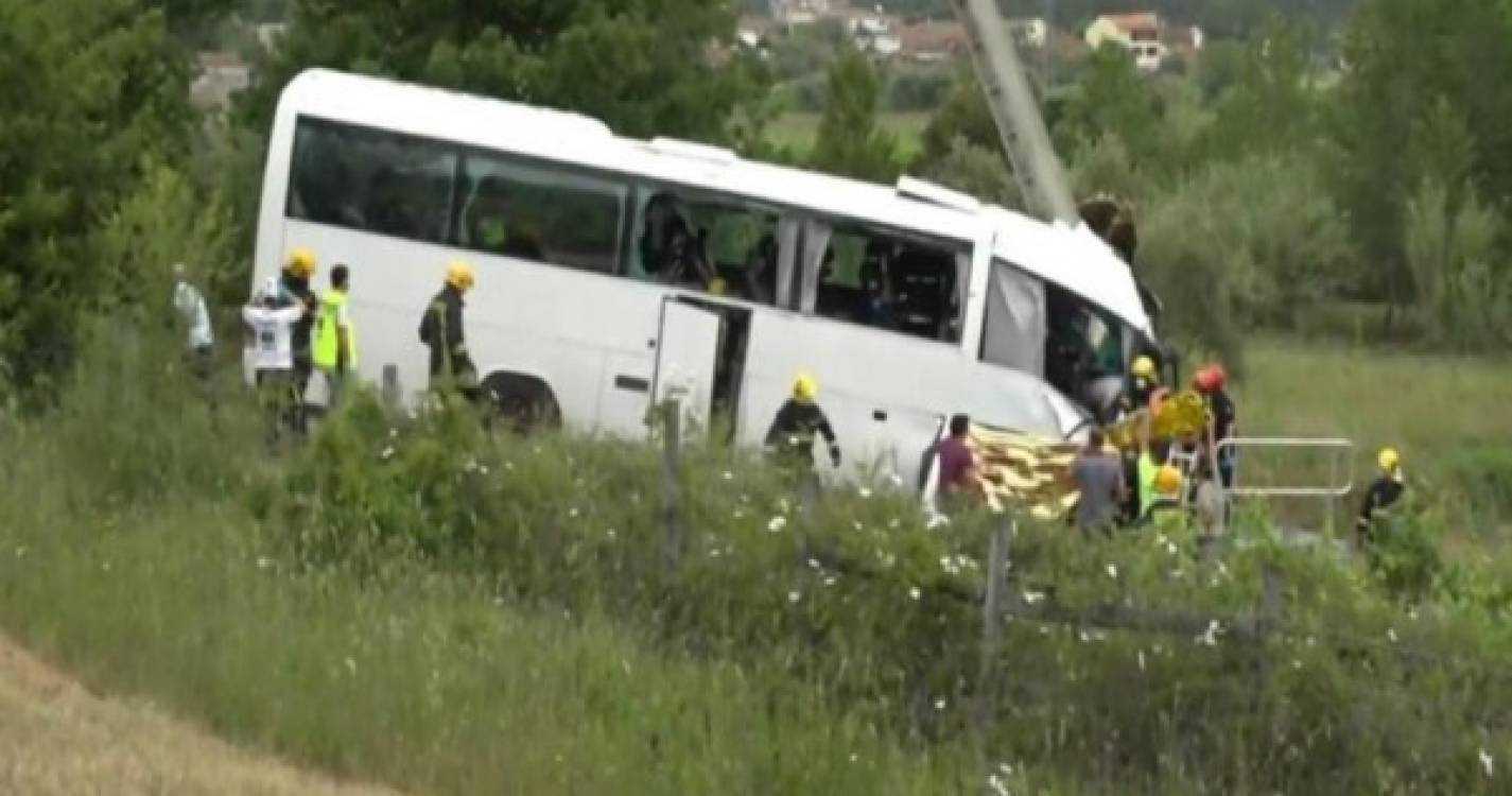 MP instaura inquérito a acidente com autocarro de Guimarães na A1 que causou três mortos