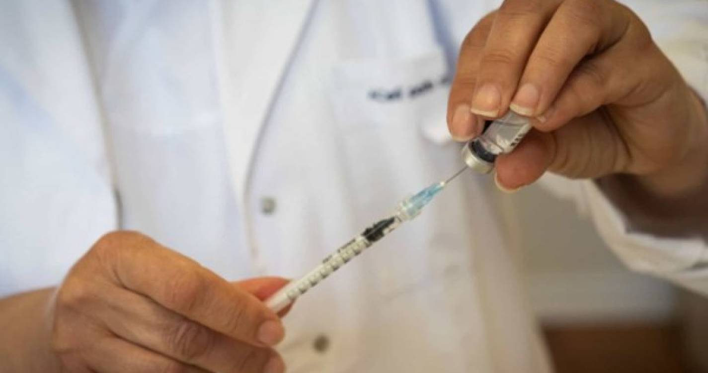 Covid-19: 'Task force' reconhece falta de vacinas para responder aos autoagendamentos