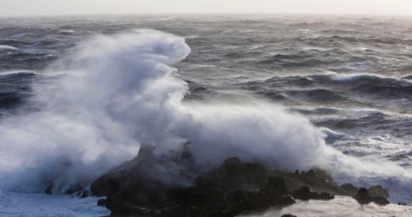 Capitania do Porto do Funchal emite aviso de má visibilidade e agitação marítima forte