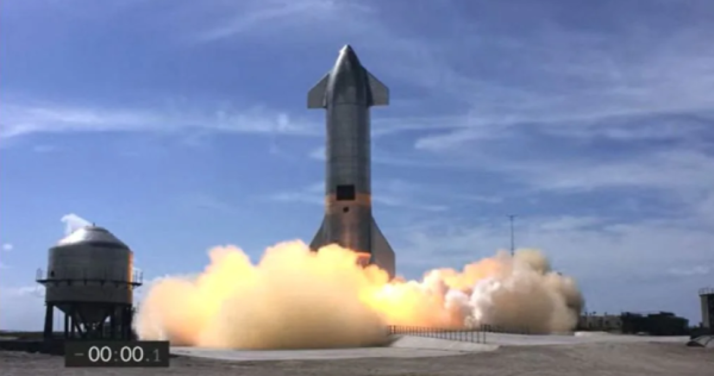 Protótipo de nave espacial da SpaceX volta a explodir na aterragem (com vídeo)