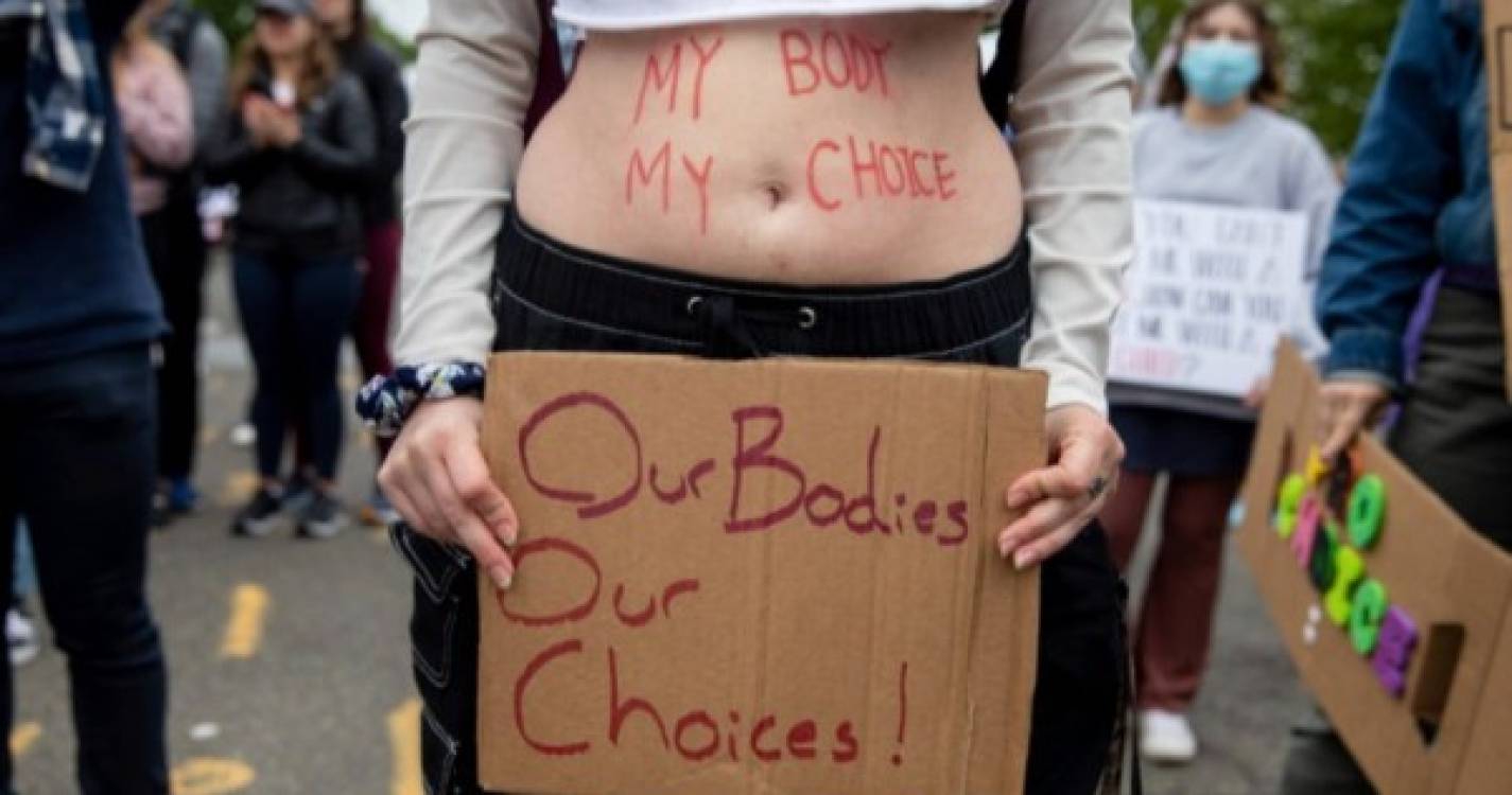 Proibir o aborto nos EUA significaria um atraso nos direitos das mulheres, diz comissária da ONU