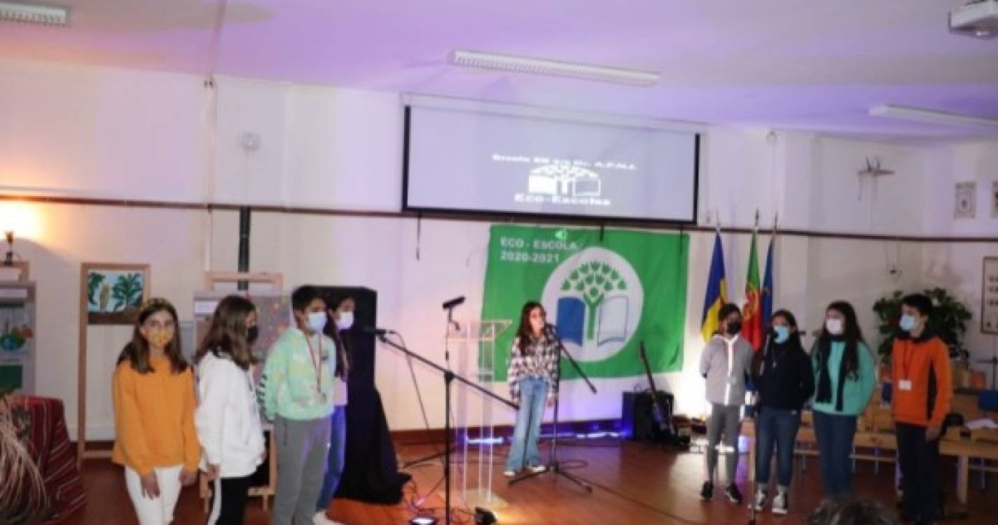 Escola Básica da Camacha celebra hastear da Bandeira Verde no âmbito do Eco-Escolas