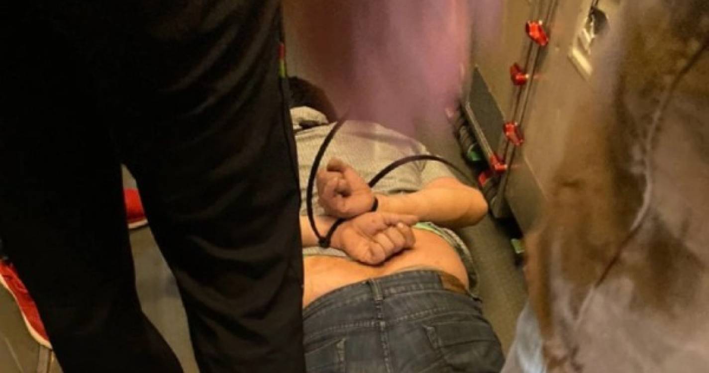 Passageiro da TAP amarrado pela tripulação após ser apanhado a fumar durante o voo (com vídeo)