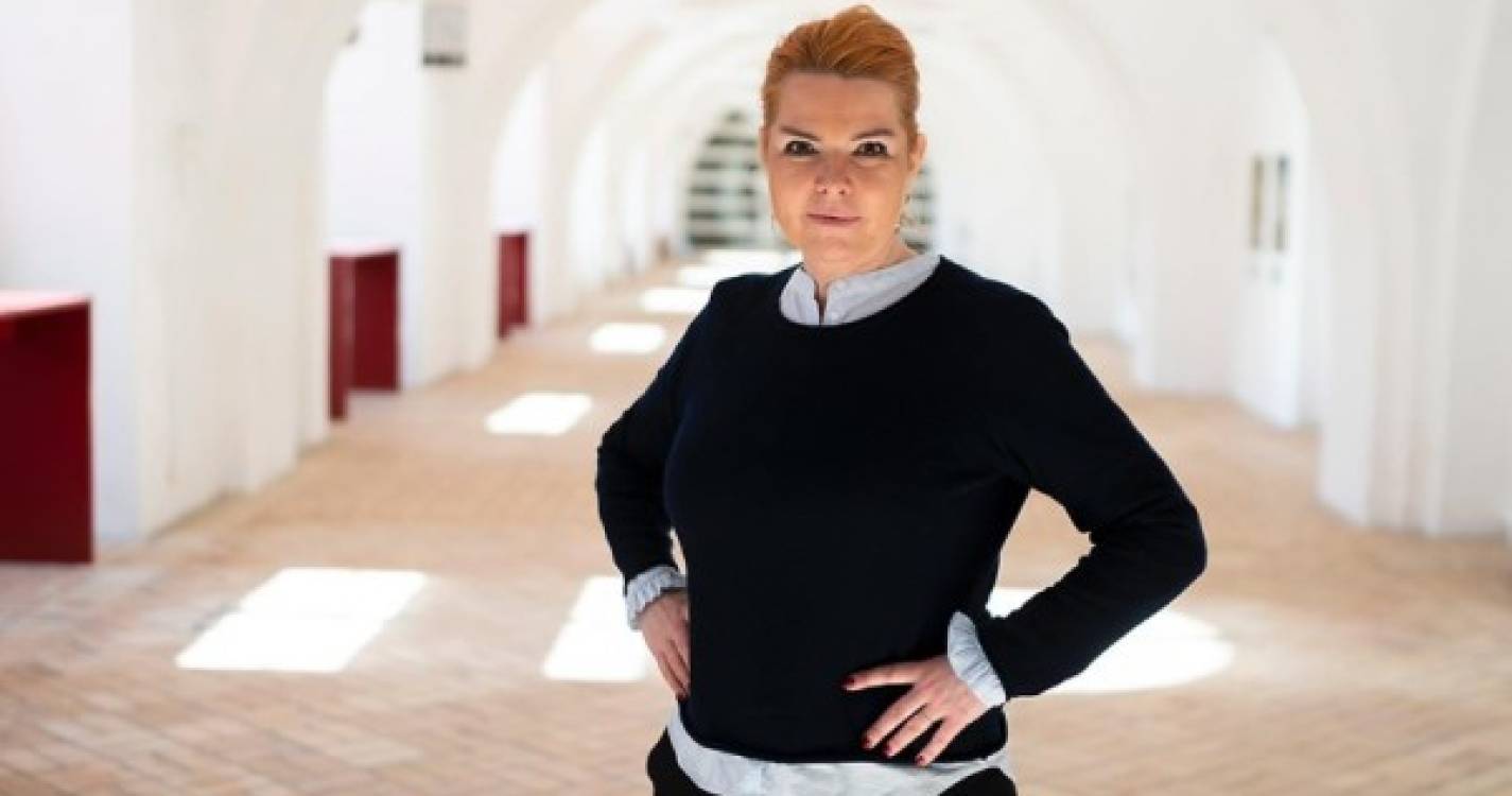 Ex-ministra dinamarquesa julgada por separar casais de refugiados em 2016
