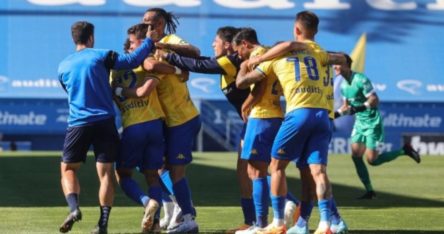 I Liga: Estoril Praia regressa às vitórias e distancia-se do Marítimo