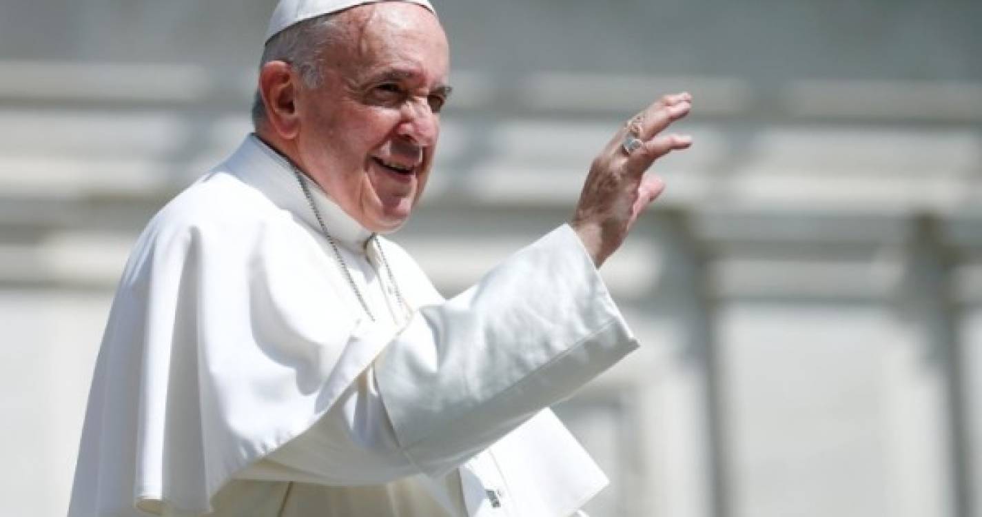 Vaticano: Papa prossegue recuperação e retoma trabalho