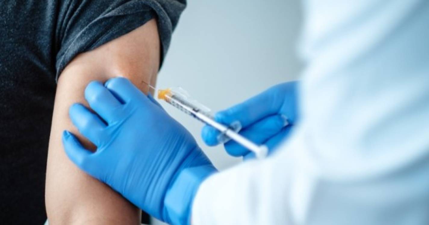 Covid-19: Madeira tem autonomia para vacinar jovens
