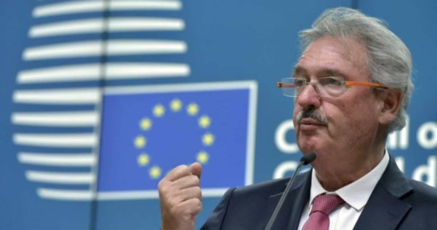 Ministro luxemburguês defende referendo sobre permanência da Hungria na UE