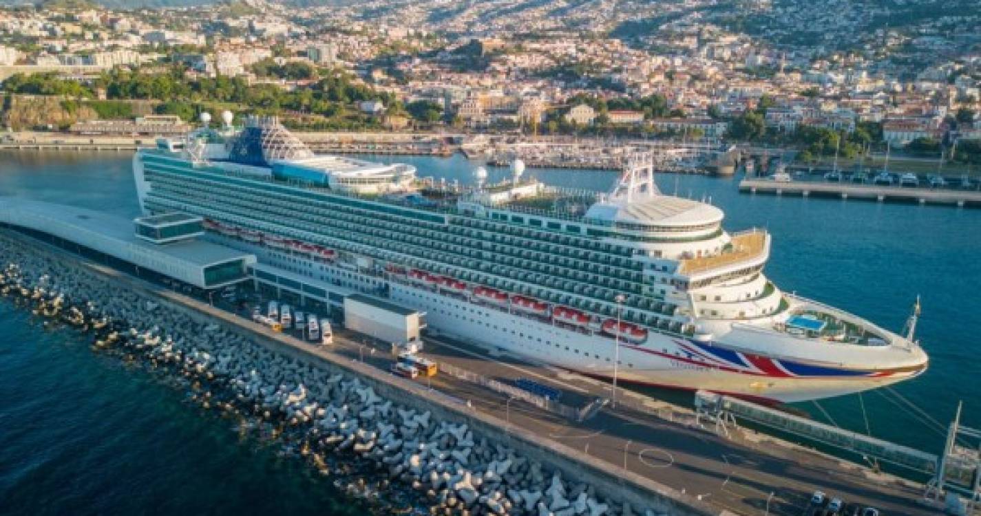 M/S Ventura na Pontinha que este mês ainda recebe mais duas visitas (com fotos)