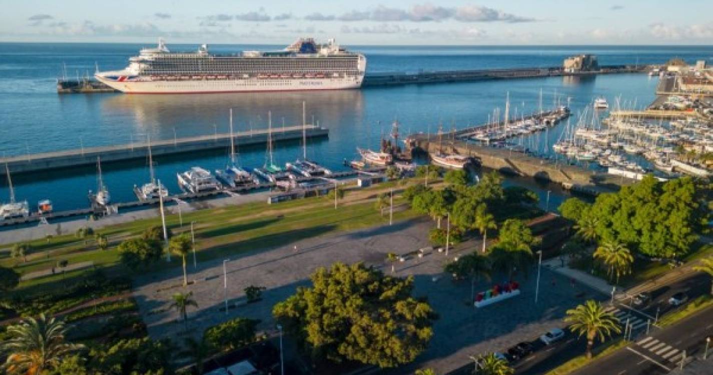 M/S Ventura na Pontinha que este mês ainda recebe mais duas visitas (com fotos)