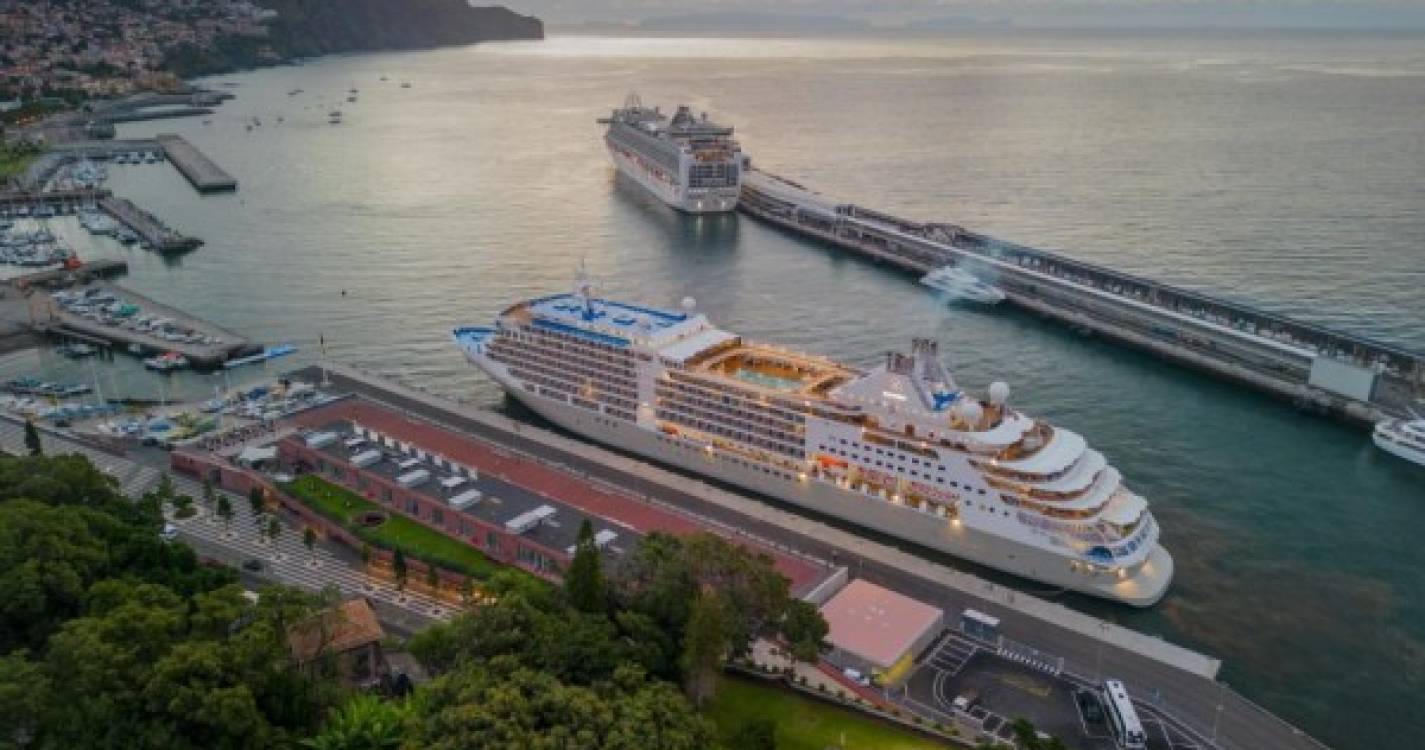 ‘Ventura’ atracou esta manhã no porto do Funchal (com fotos)