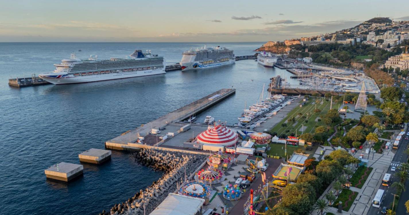 Baía funchalense iluminada para a ‘Festa’ acolhe hoje três navios cruzeiro