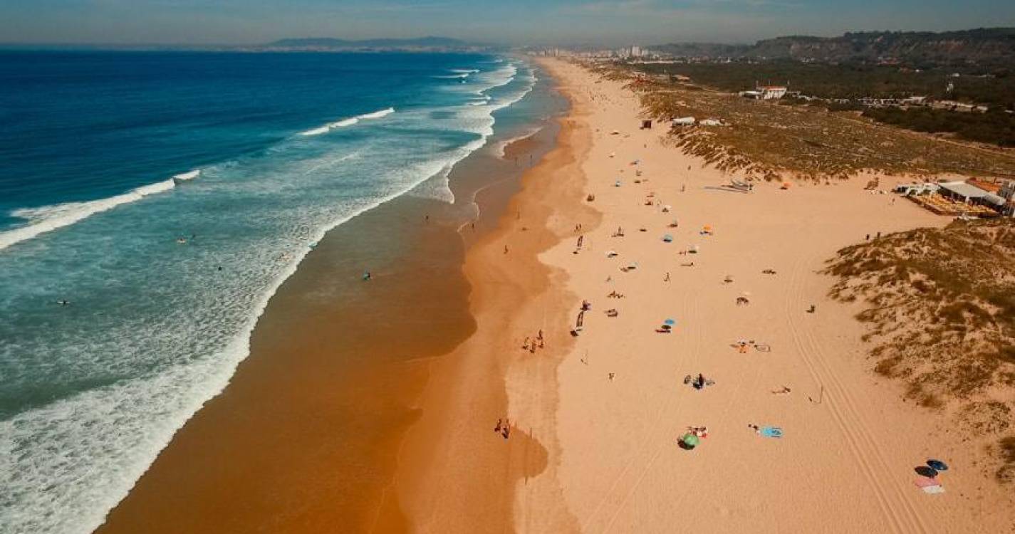 ASAE e Polícia Marítima constituem seis arguidos em empresas nas praias da Caparica