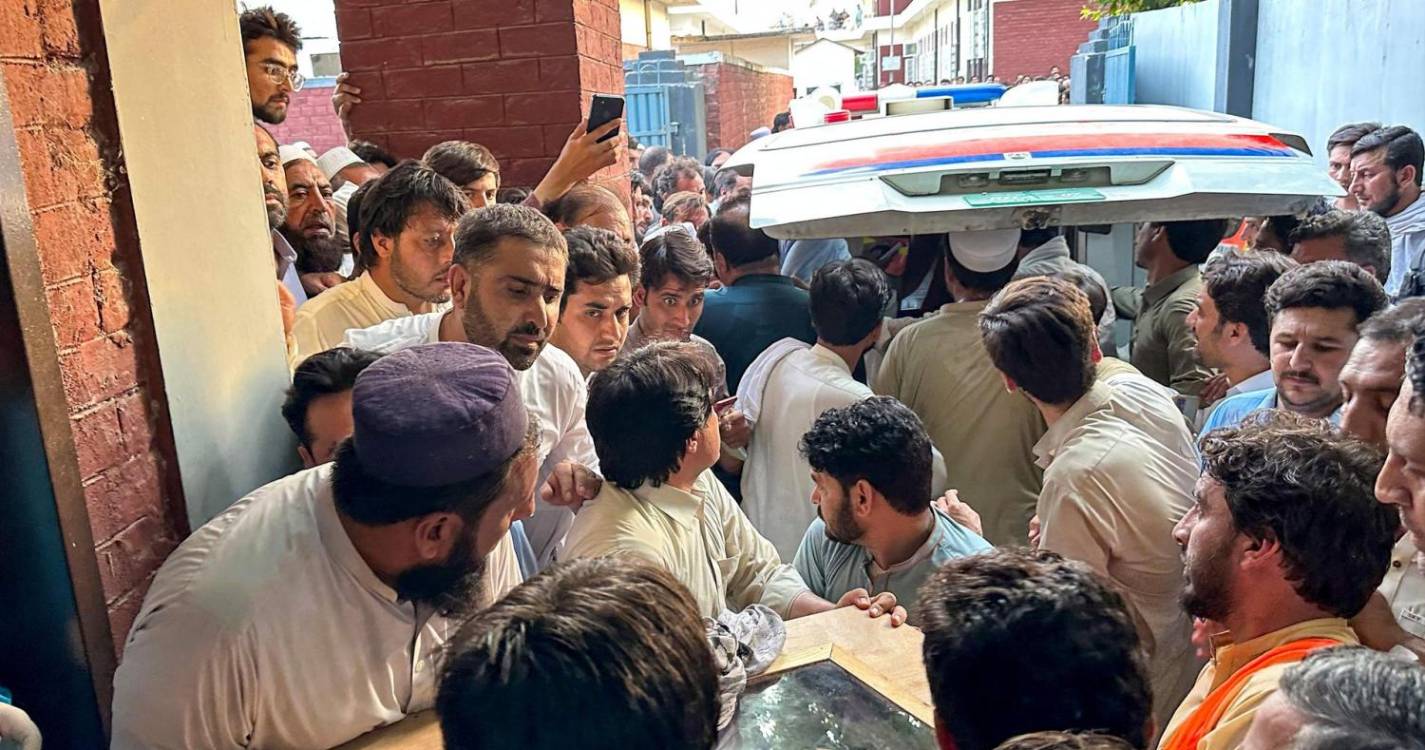 Cinco mortos em explosão de bomba no Paquistão