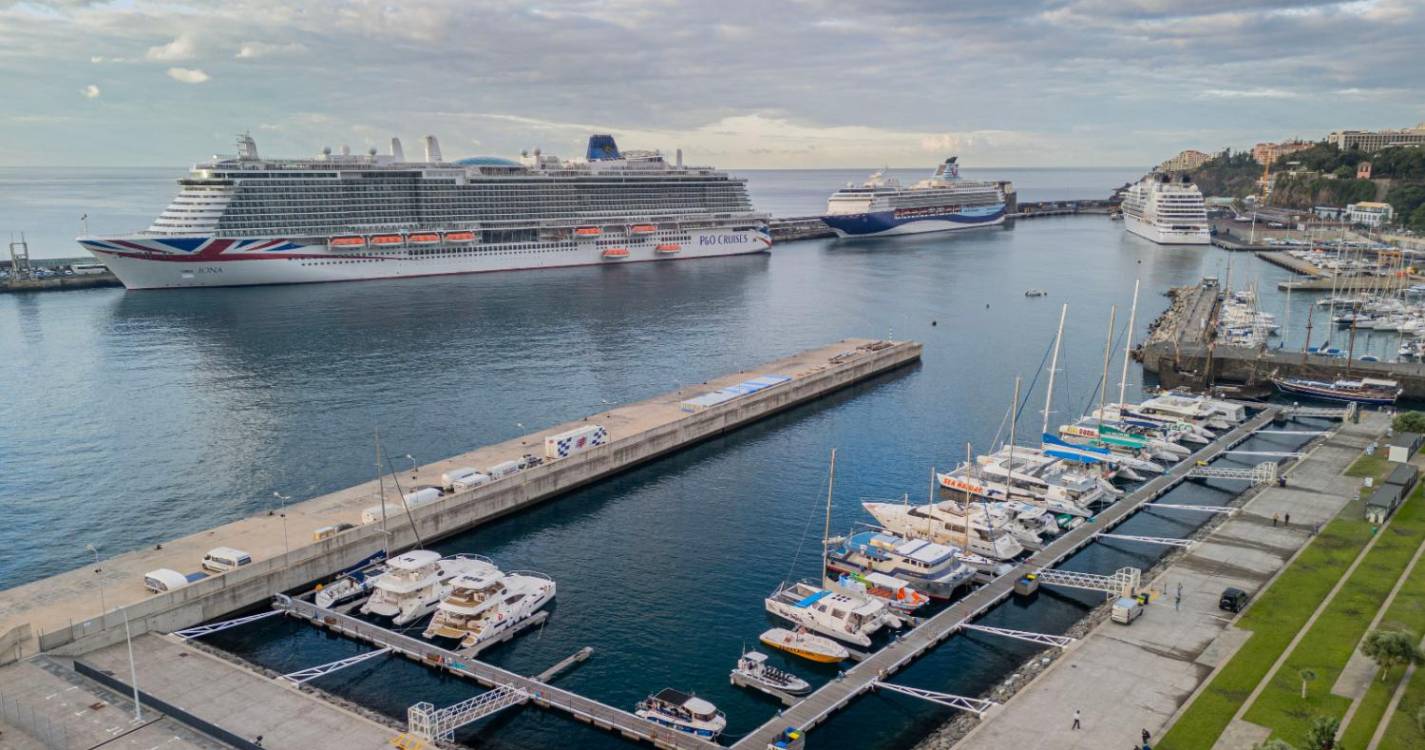 Três navios de cruzeiro abrilhantam Porto do Funchal