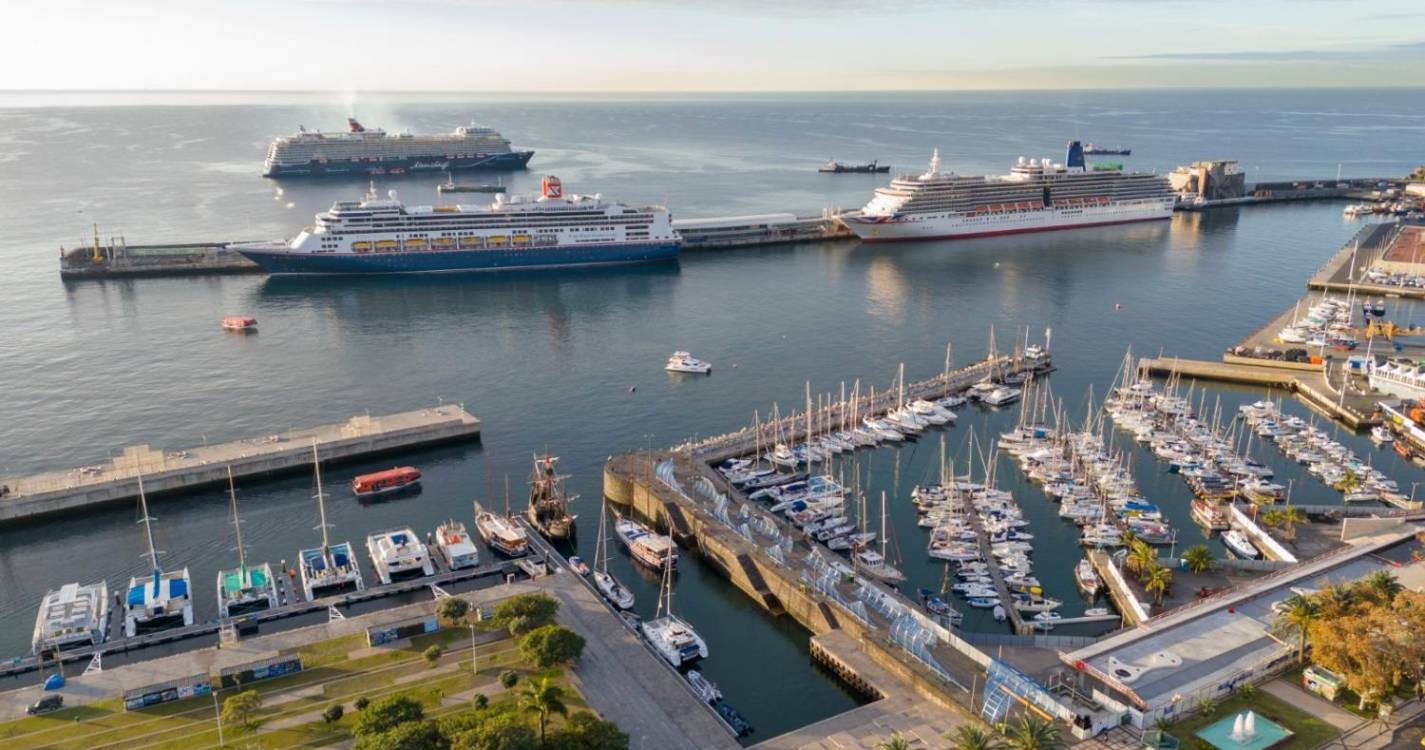 Funchal ‘desperta’ com quatro navios acostados (com fotos)