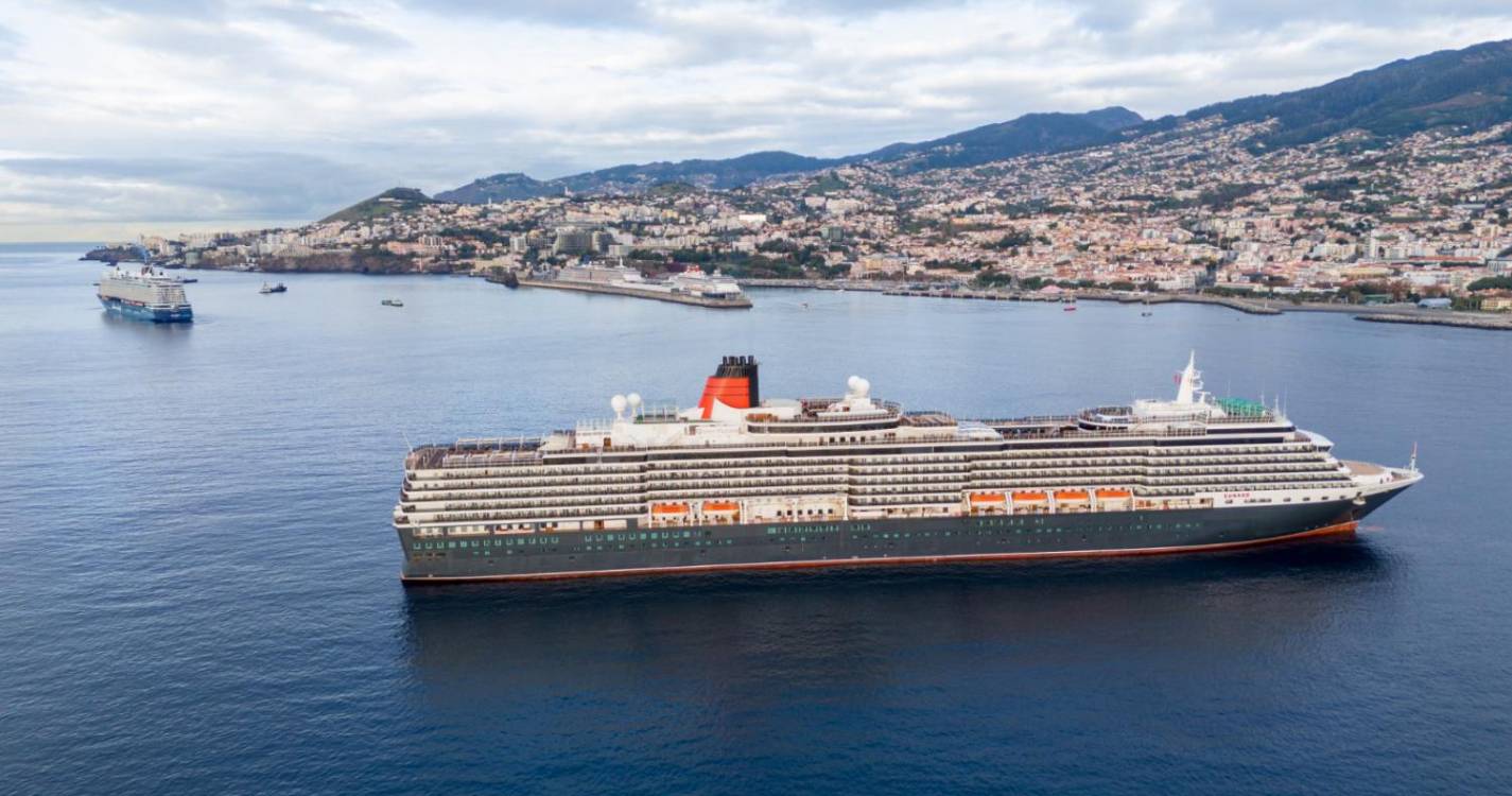 Funchal ‘desperta’ com quatro navios acostados (com fotos)