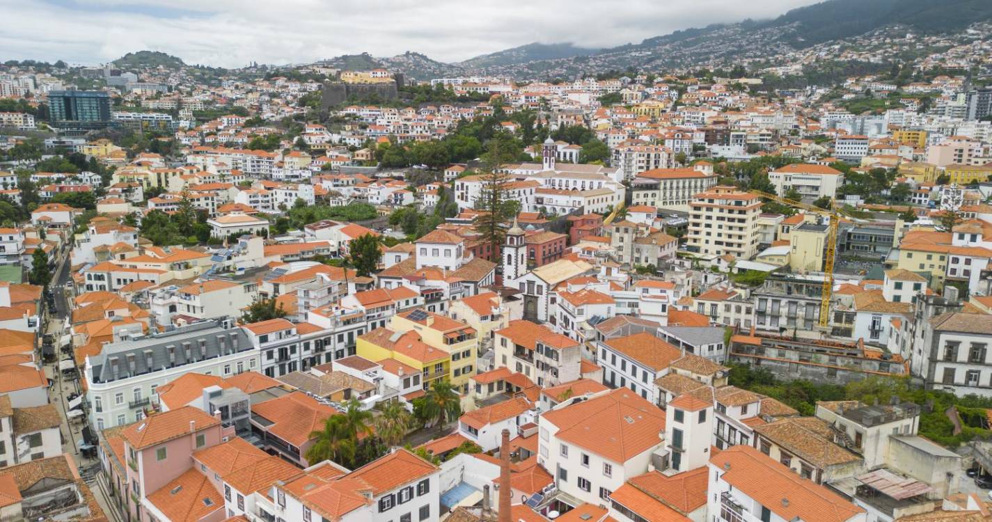 Funchal e outras 21 cidades manifestam-se pelo direito à habitação