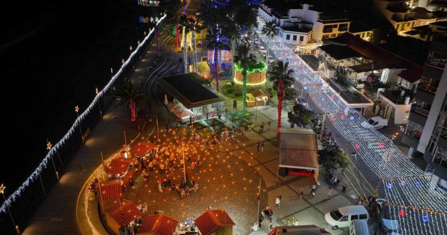 Triova Voices e Bandolins hoje no Mercadinho de Natal da Ribeira Brava