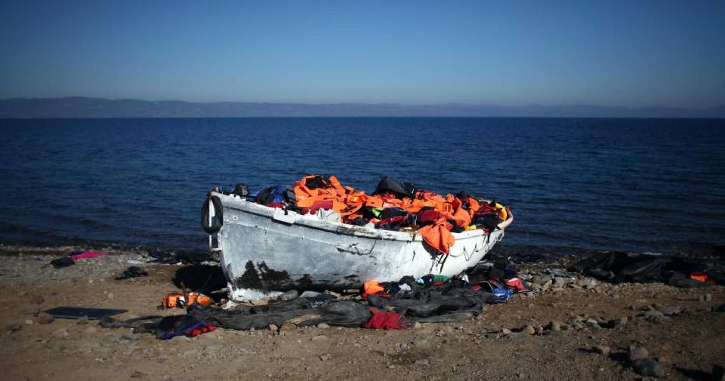 Migrações: Barco vira-se ao largo de Malta matando cinco pessoas