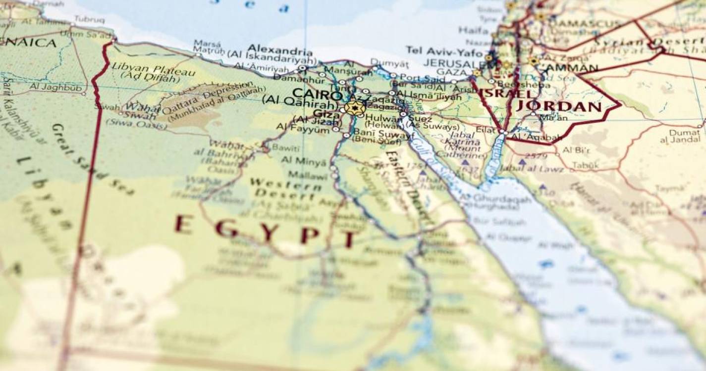Colisão rodoviária causa 15 mortos no Egito