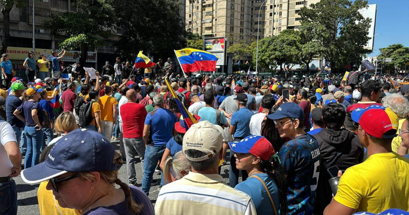 Venezuela acordou com manifestações da oposição em todo o país e não só... (com fotos e vídeos)