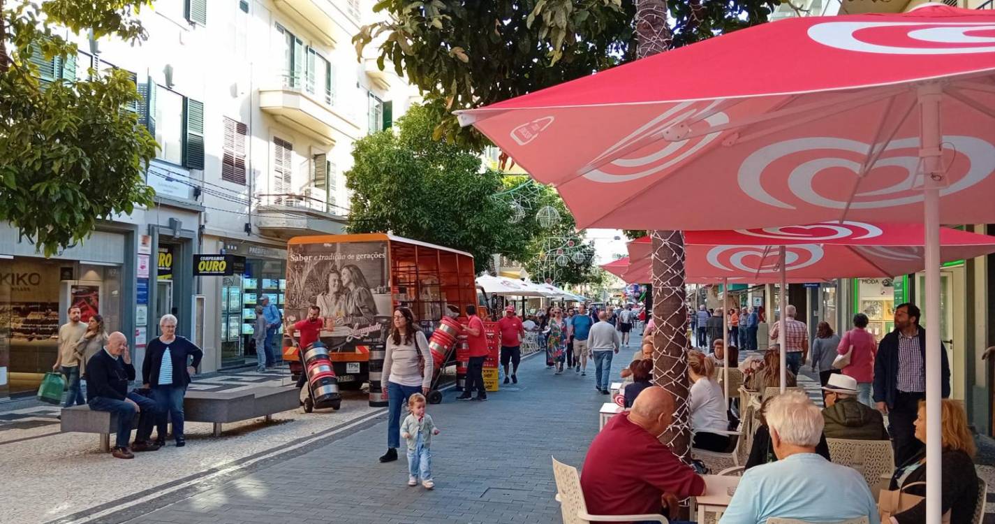 Noite do Mercado: Ruas do Funchal com bastante movimento