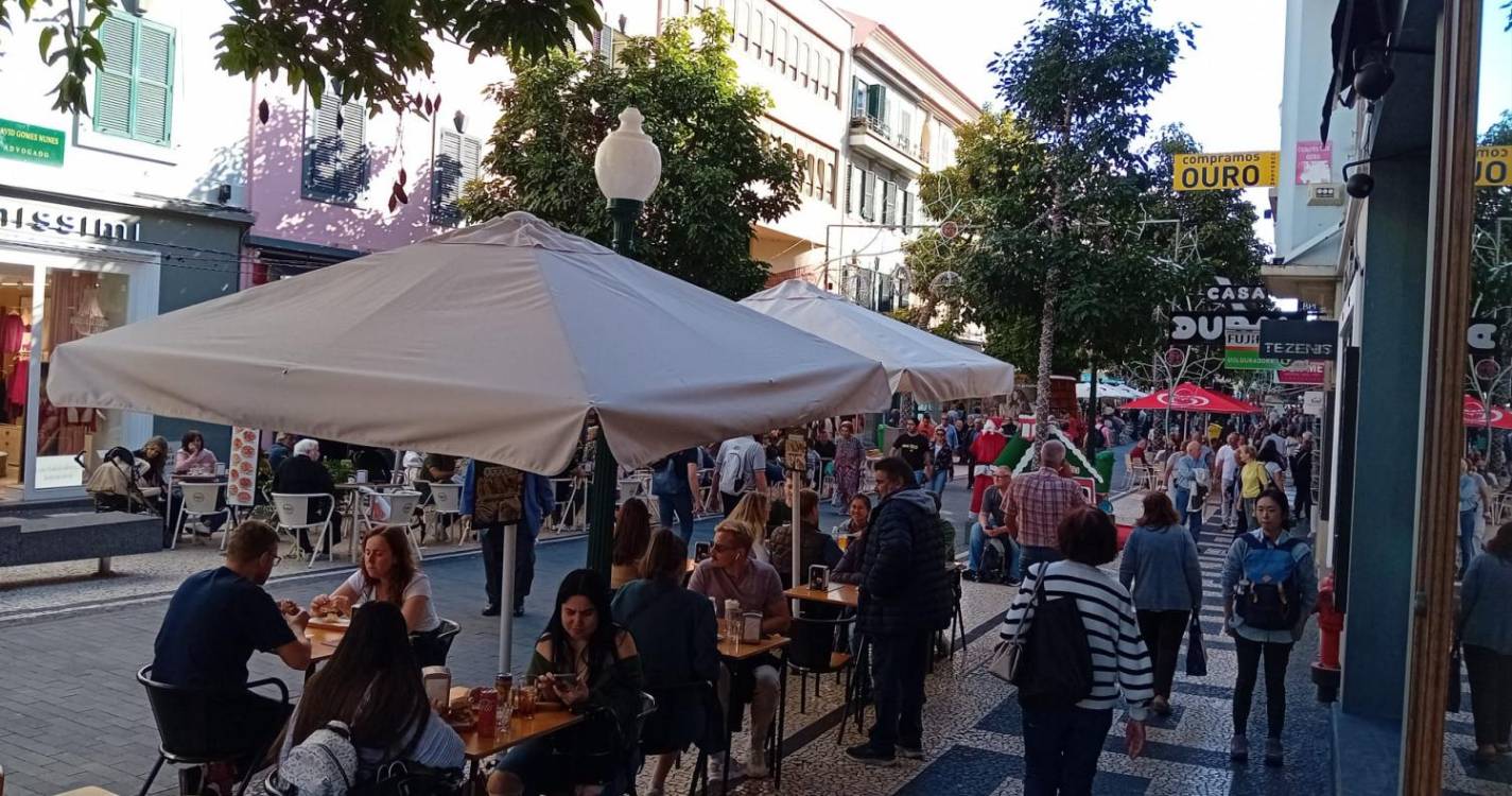 Noite do Mercado: Ruas do Funchal com bastante movimento