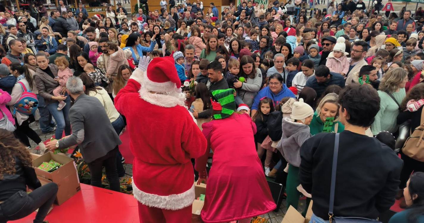 Pai Natal chegou à vila da Ribeira Brava