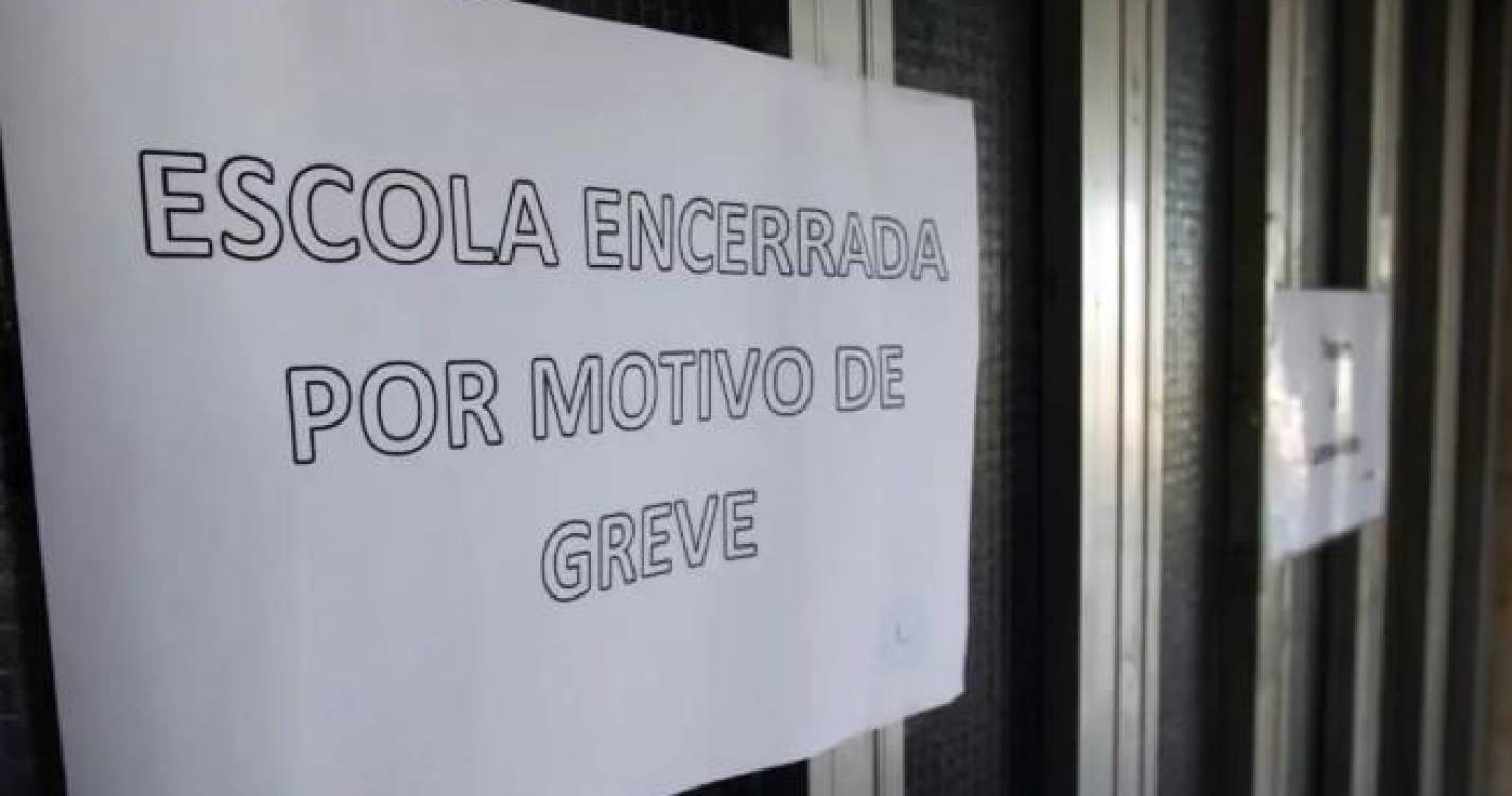 PCP solidário com a luta dos trabalhadores não docentes das escolas públicas