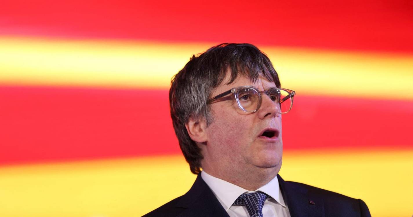 Catalunha inicia processo para investir governo socialista sob ameaças de Puigdemont