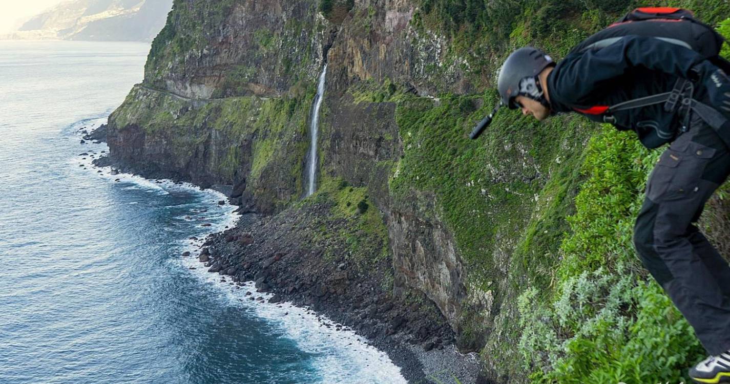 Veja as imagens impressionantes do Base Jumping no Seixal