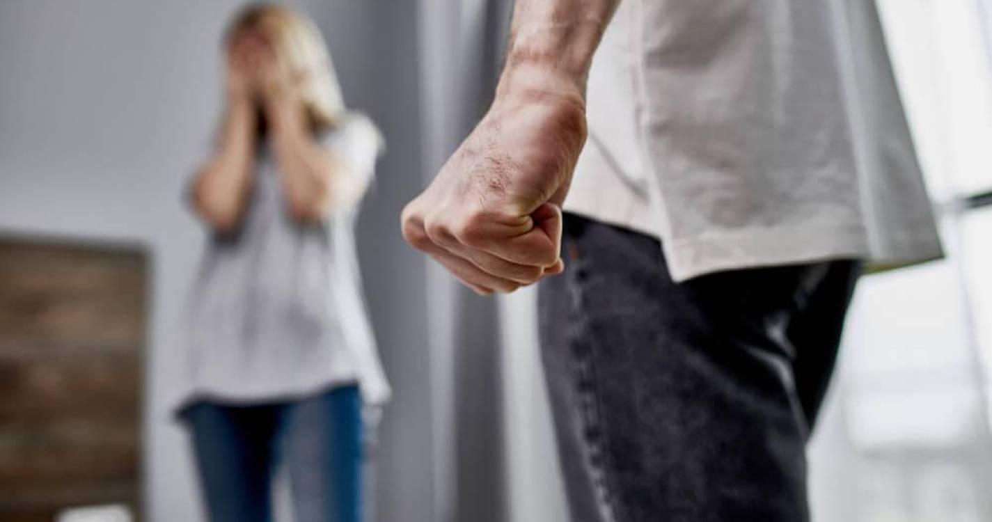 Violência Doméstica: Pulseira eletrónica para homem de 54 anos que agredia mãe