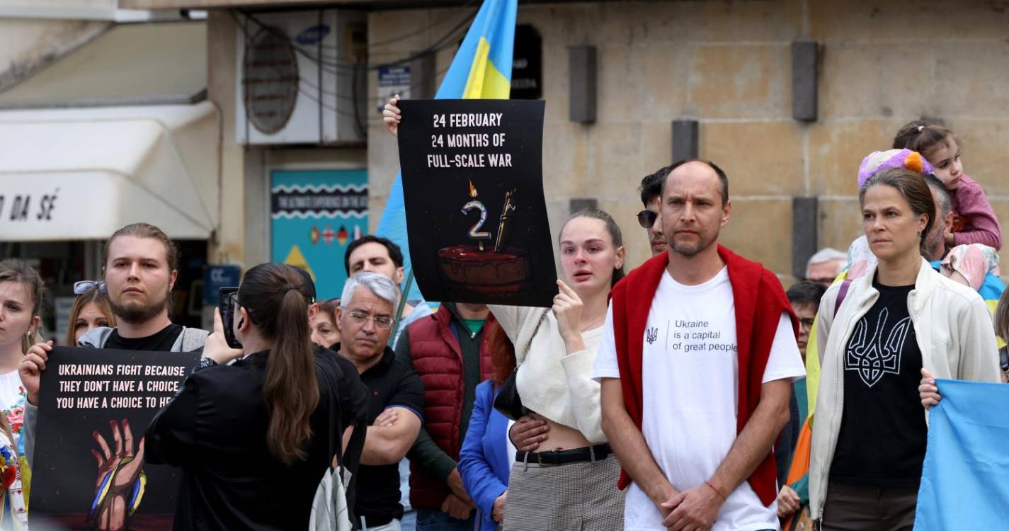 Apoio à Ucrânia reúne mais de uma centena de pessoas no Funchal