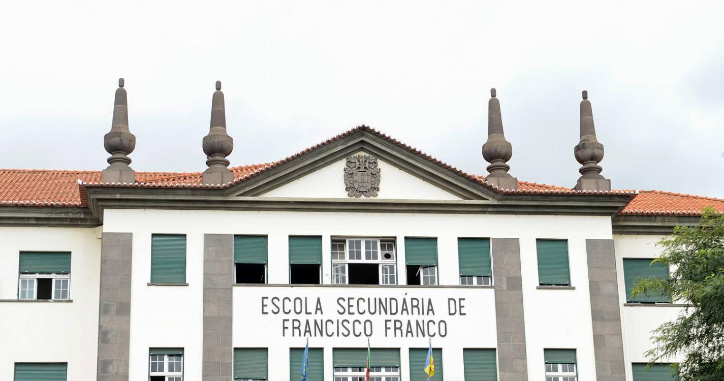 Fique a par da agenda semanal da Escola Francisco Franco