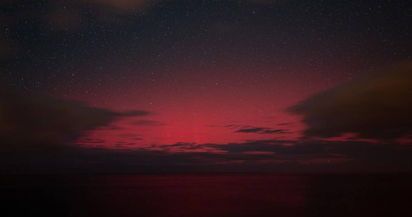 Veja fotos impressionantes do céu captadas desde o norte da ilha esta madrugada