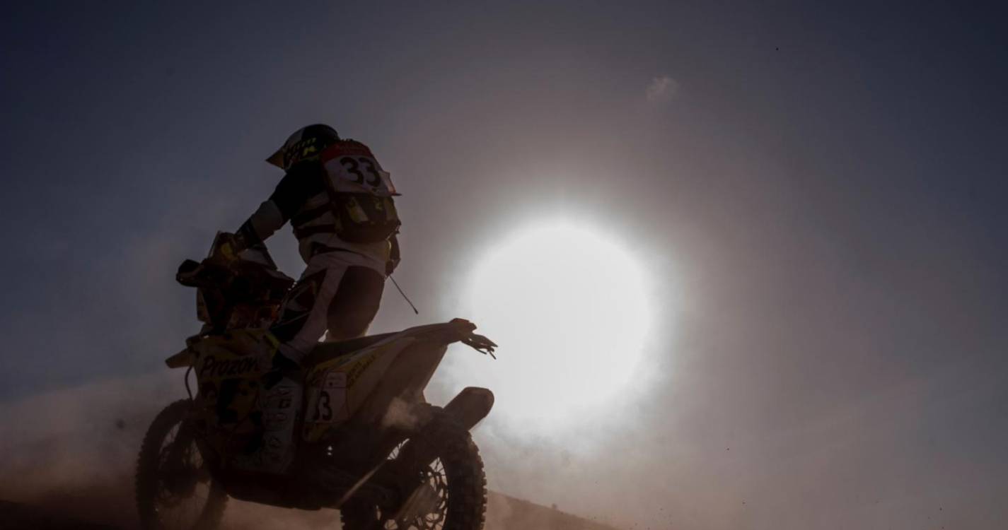 Dakar2024: ‘Motard’ Carles Falcon não resiste a ferimentos e morre aos 45 anos