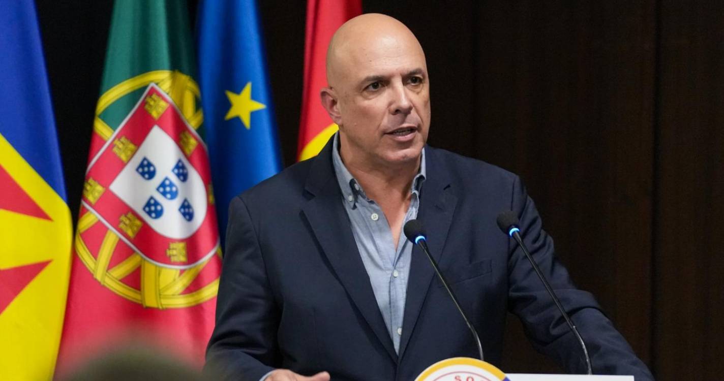 PS acusa Montenegro de tentar “abafar promessa não cumprida” com redução de 10% no valor das viagens