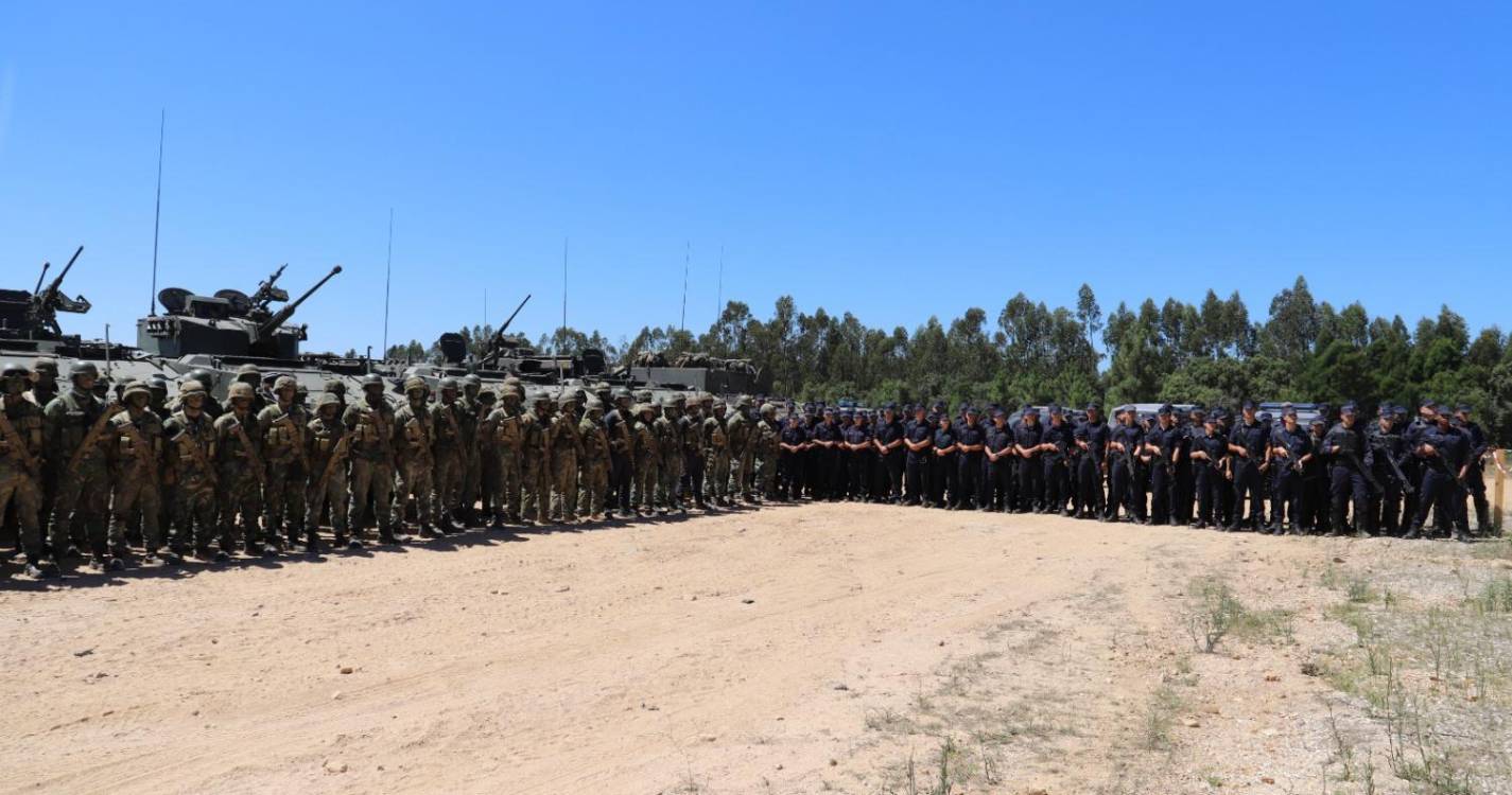 Secretária de Estado da Defesa Nacional visita maior exercício da Academia Militar (com fotos)