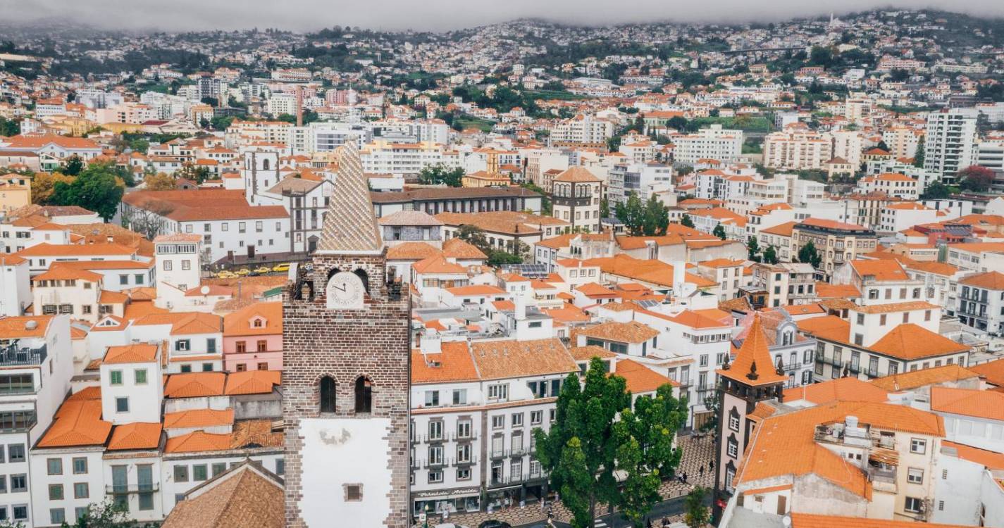 Terça-feira de céu nublado e alguns aguaceiros à mistura